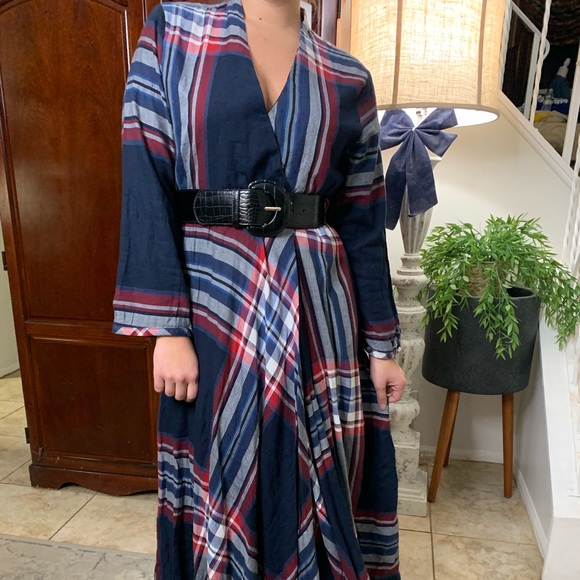 Isabelle Sinclair Maxi Dress - Picture 9 of 9